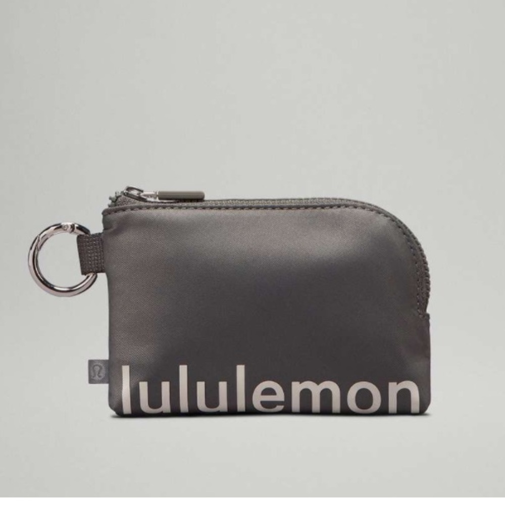 Lululemon | clippable card pouch | gray sage